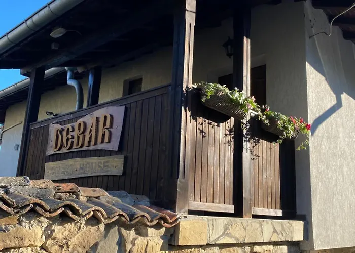 Debar Πανσιόν *